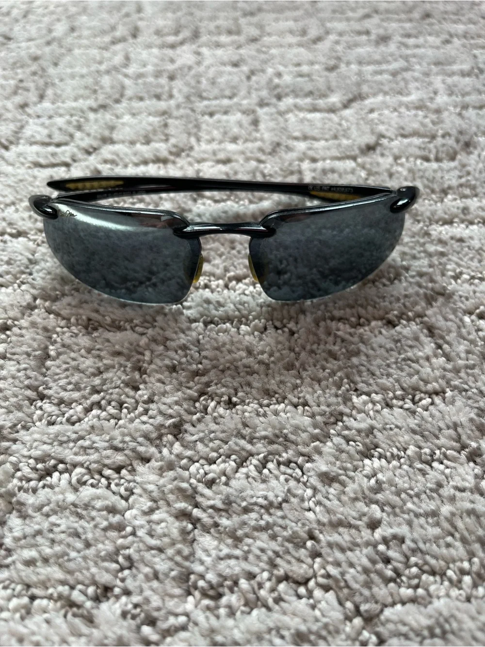 Maui Jim Black Rimless Sunglasses with Dark Gray Lenses
